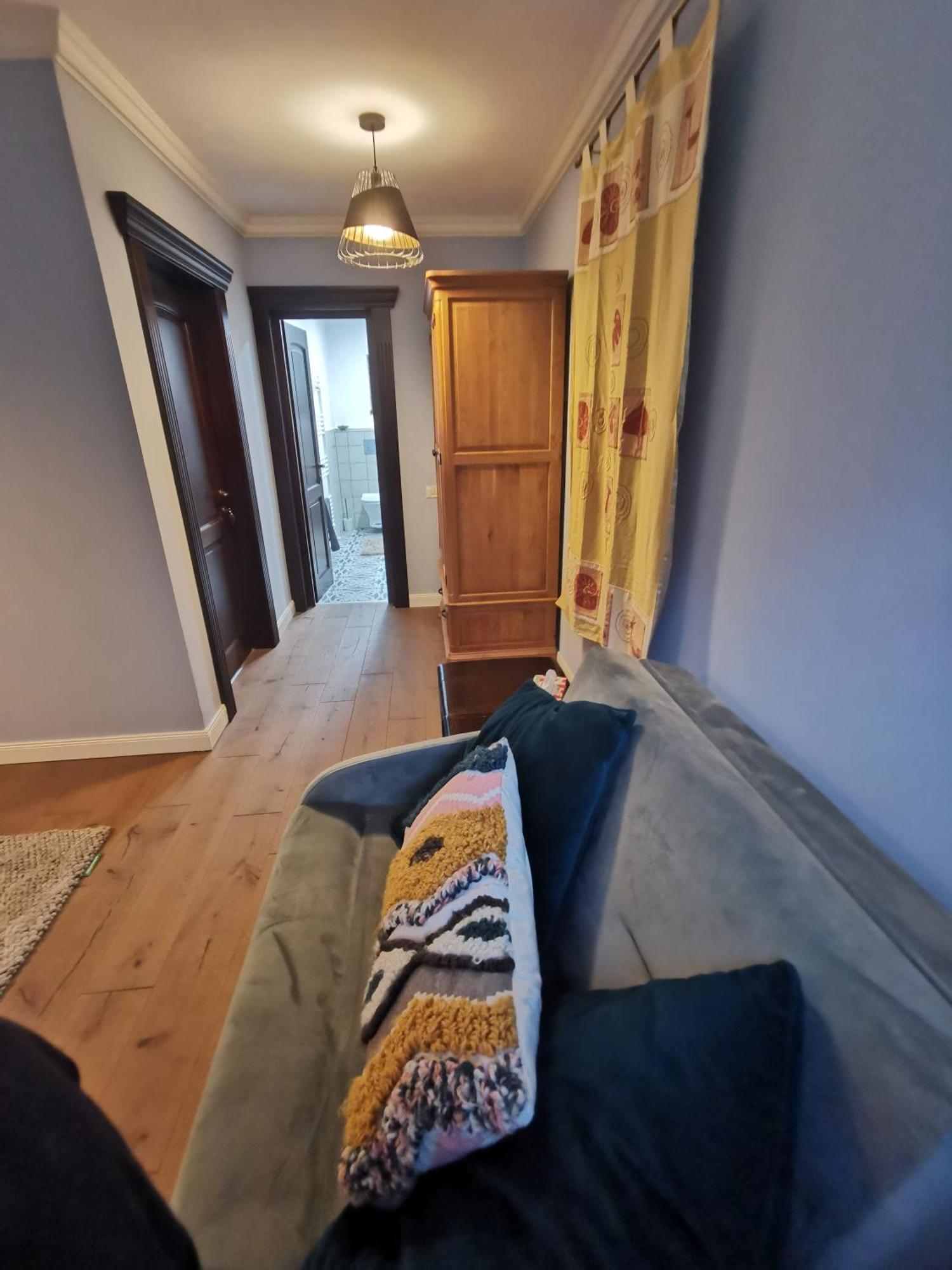 Yellow House 브란 외부 사진